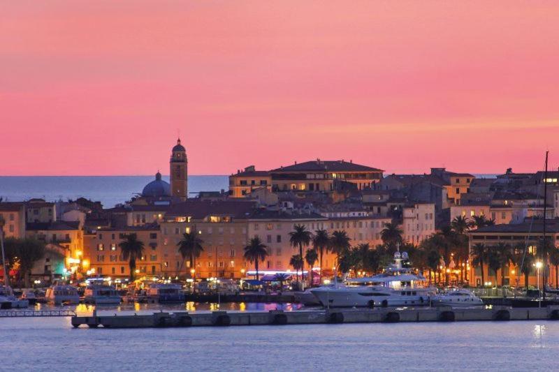 Le Pelican Magnifique F2 Ajaccio  Eksteriør billede